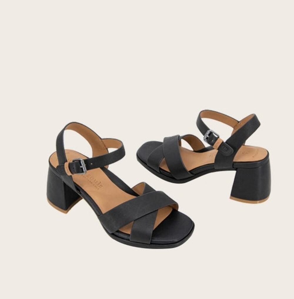 Gentle Souls by Kenneth Cole Rimini Heeled Strappy Sandals Black Leather 10